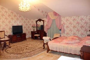 Отель Цезарь. Делюкс двухместный с отдельной ванной комнатой 1