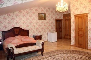 Отель Цезарь. Делюкс двухместный с отдельной ванной комнатой 2